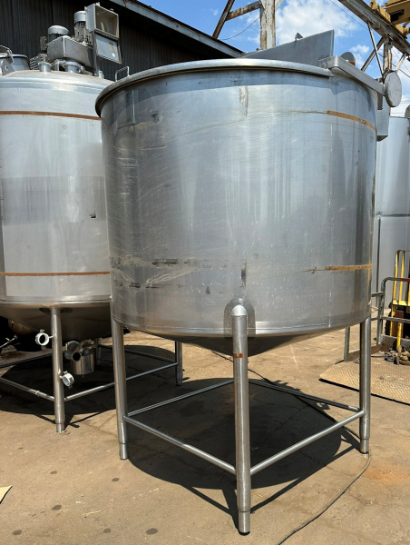 700 gallon stainless steel mix tank